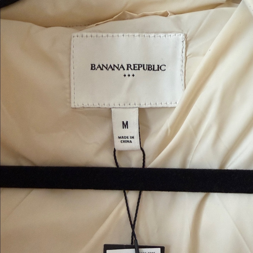 Banana Republic Off-White Puffer Jacket NWT - Picture 5 of 9